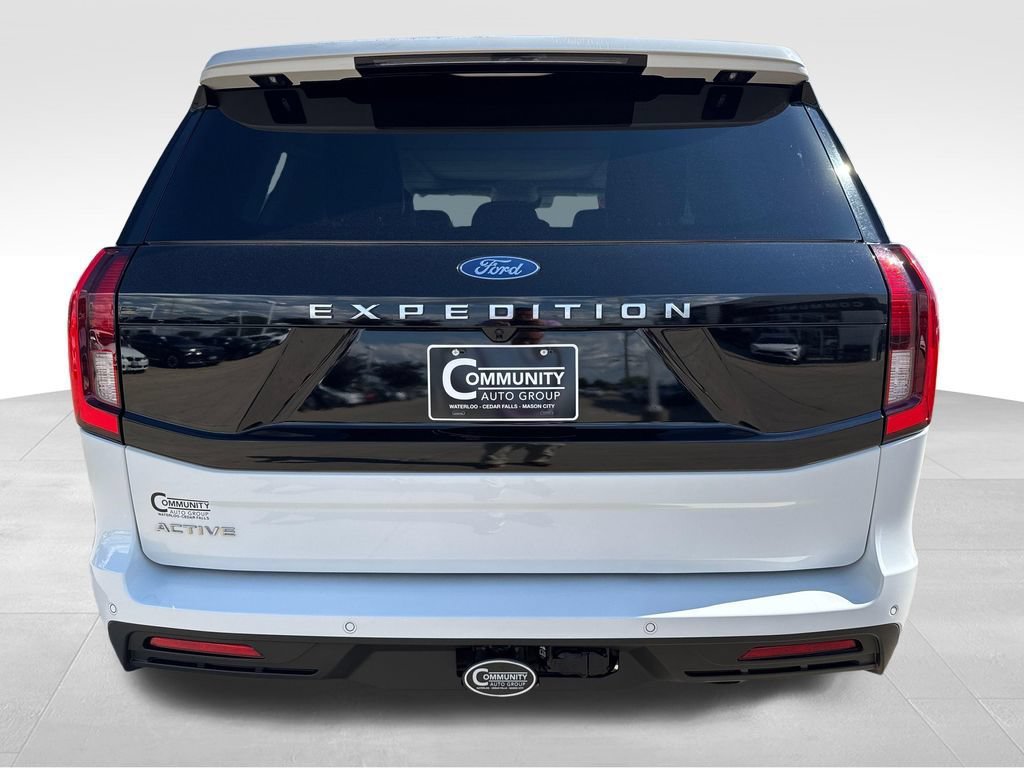 Used 2025 Ford Expedition Active AWD/4WD image 4