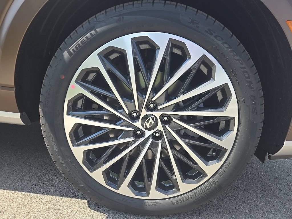 New 2026 Hyundai Palisade Calligraphy FWD image 4