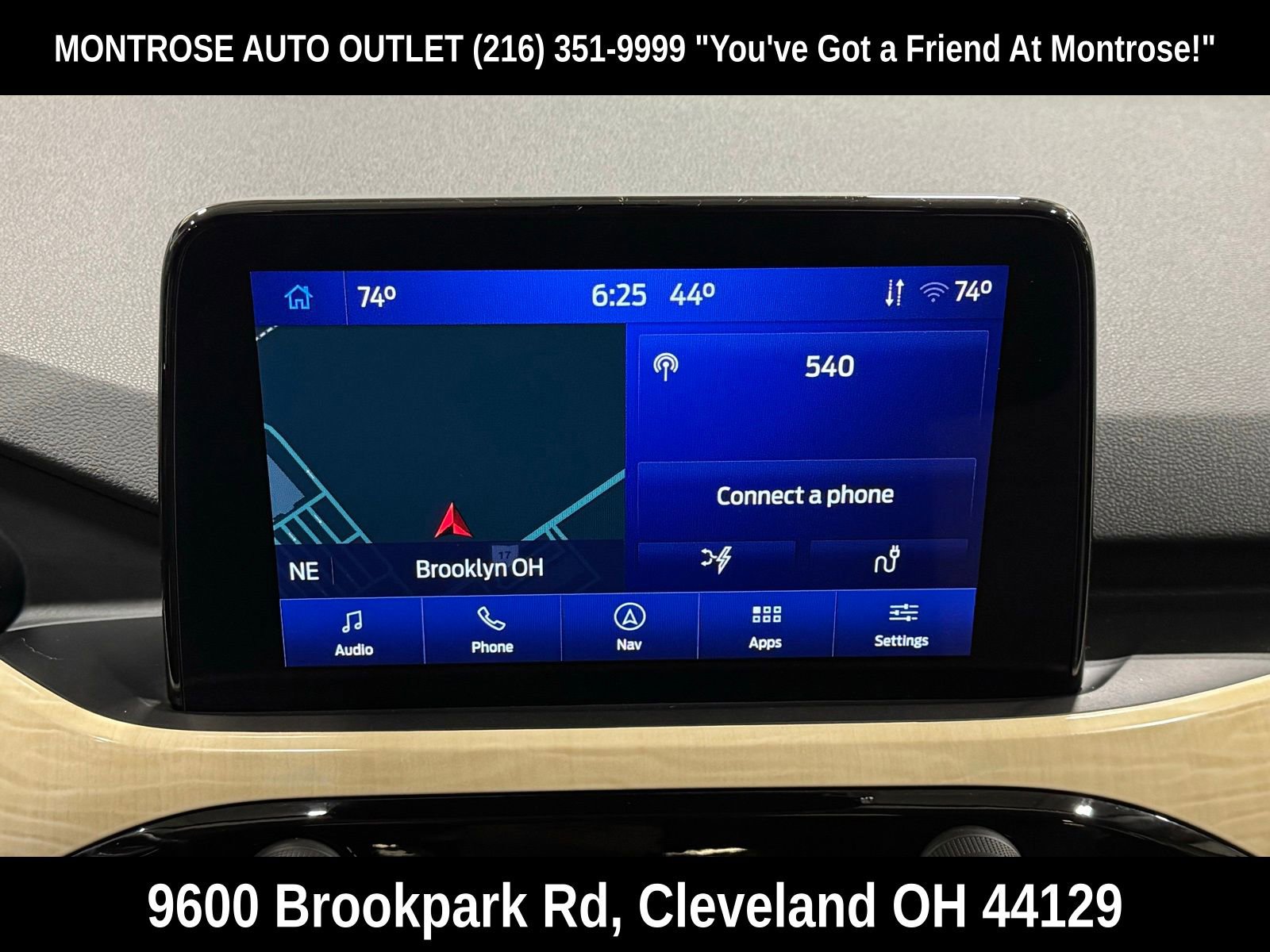 Used 2022 Ford Escape Titanium w/ Titanium Premium Package image 25