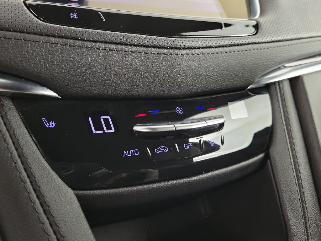 Certified 2023 Cadillac XT5 Luxury FWD image 28