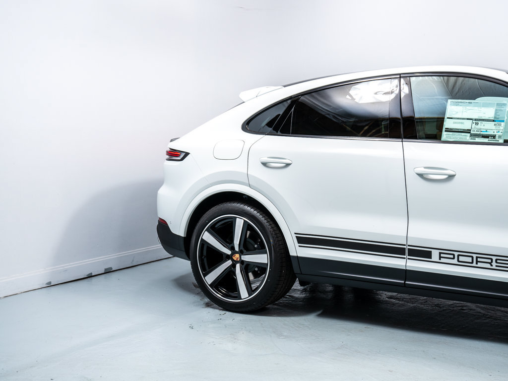 Used 2026 Porsche Cayenne Coupe AWD/4WD image 9