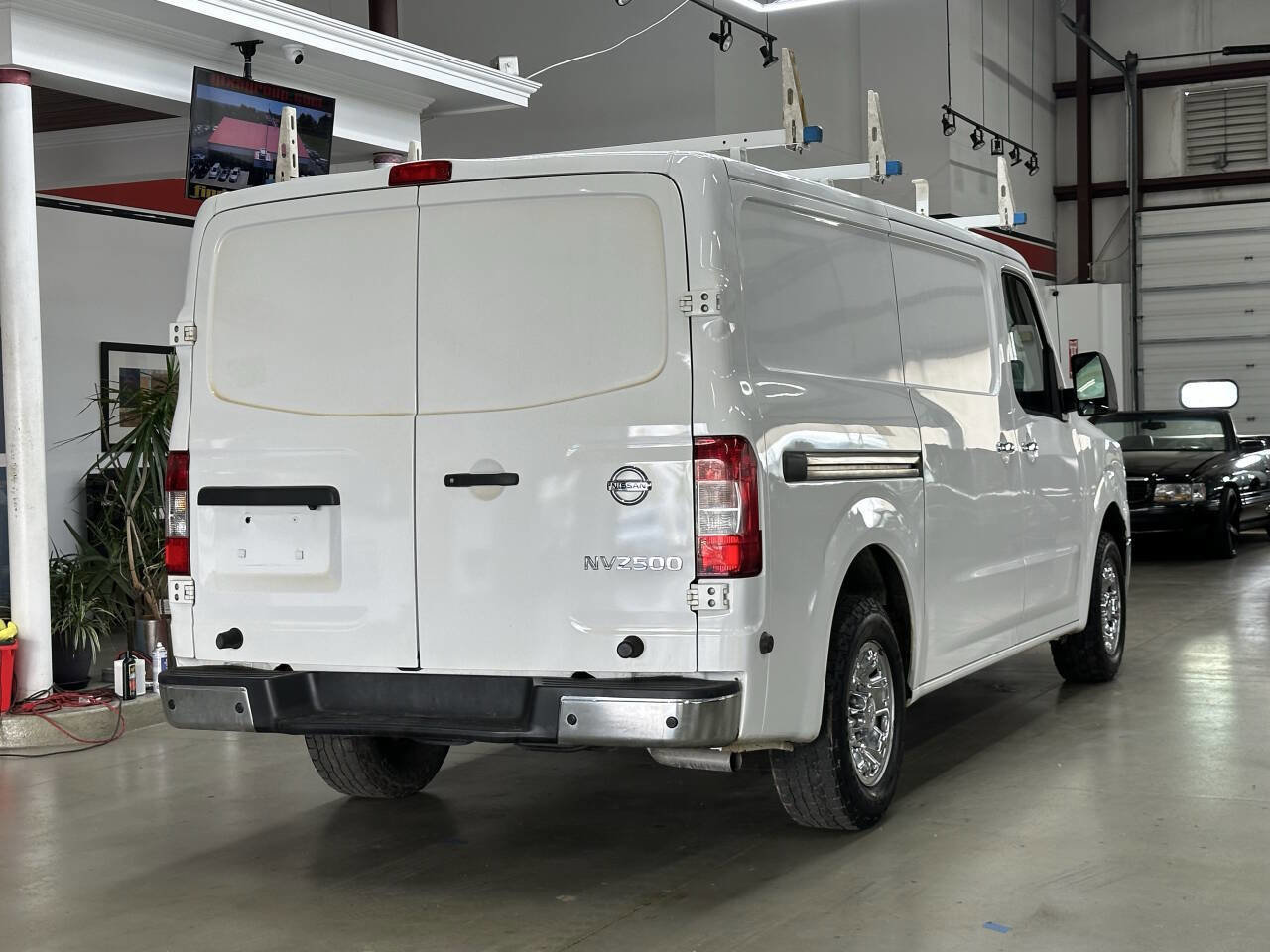 Used 2018 Nissan NV 2500 SL w/ Navigation Package image 2