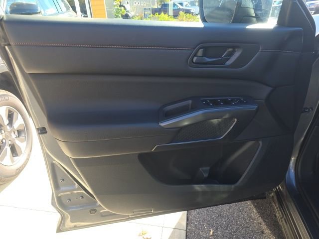 Used 2023 Nissan Pathfinder Rock Creek image 10