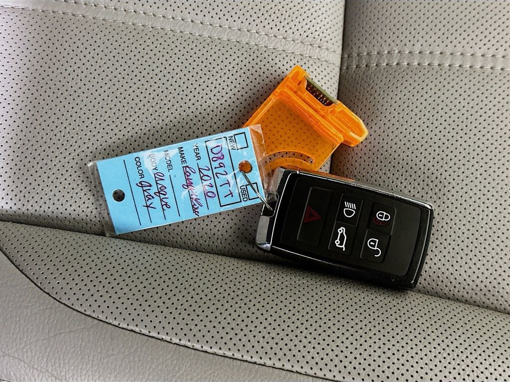 Used 2020 Land Rover Range Rover Evoque SE image 33