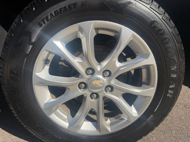 Used 2020 Chevrolet Equinox LT w/ Driver Convenience Package AWD/4WD image 11