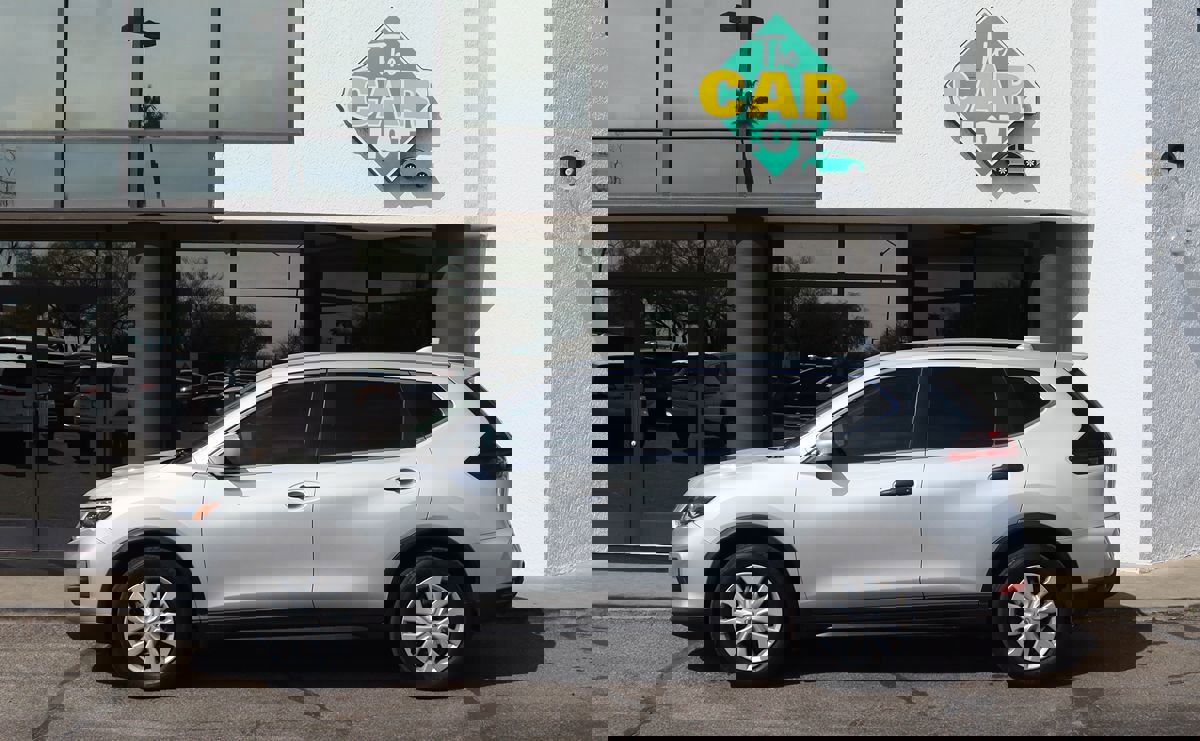 Used 2019 Nissan Rogue S image 8