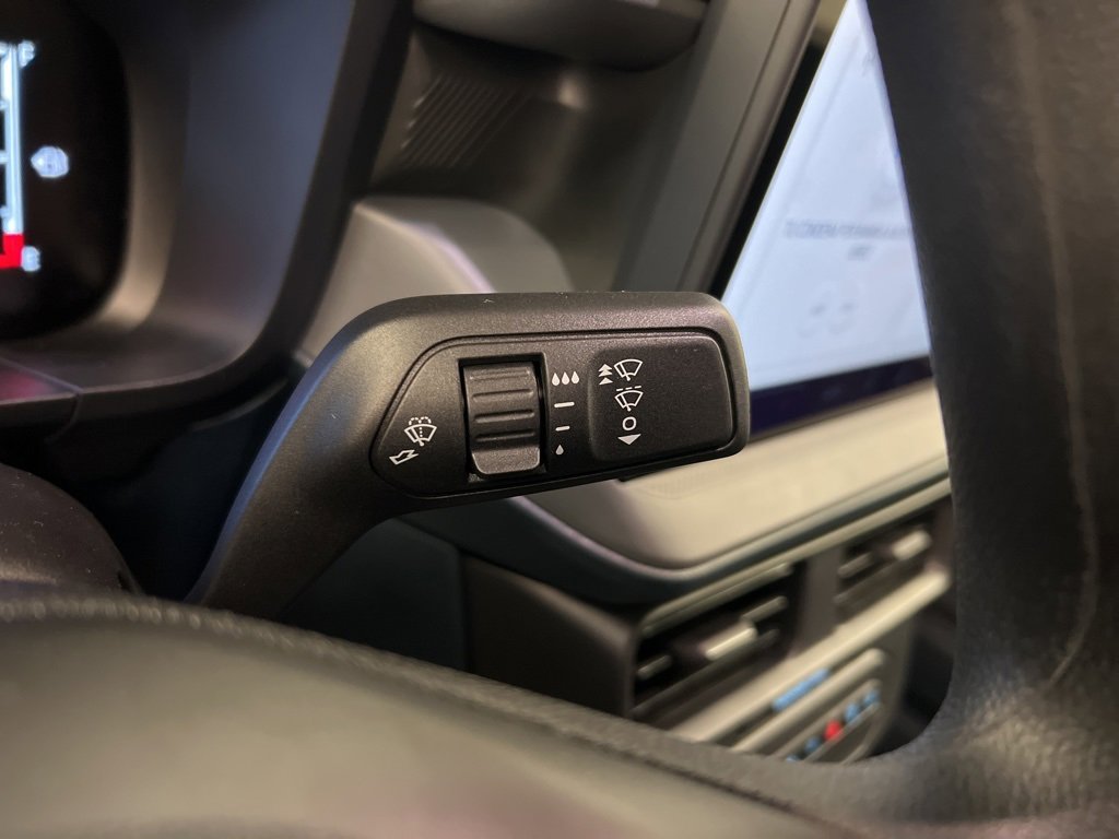 New 2025 Ford Maverick XL image 19