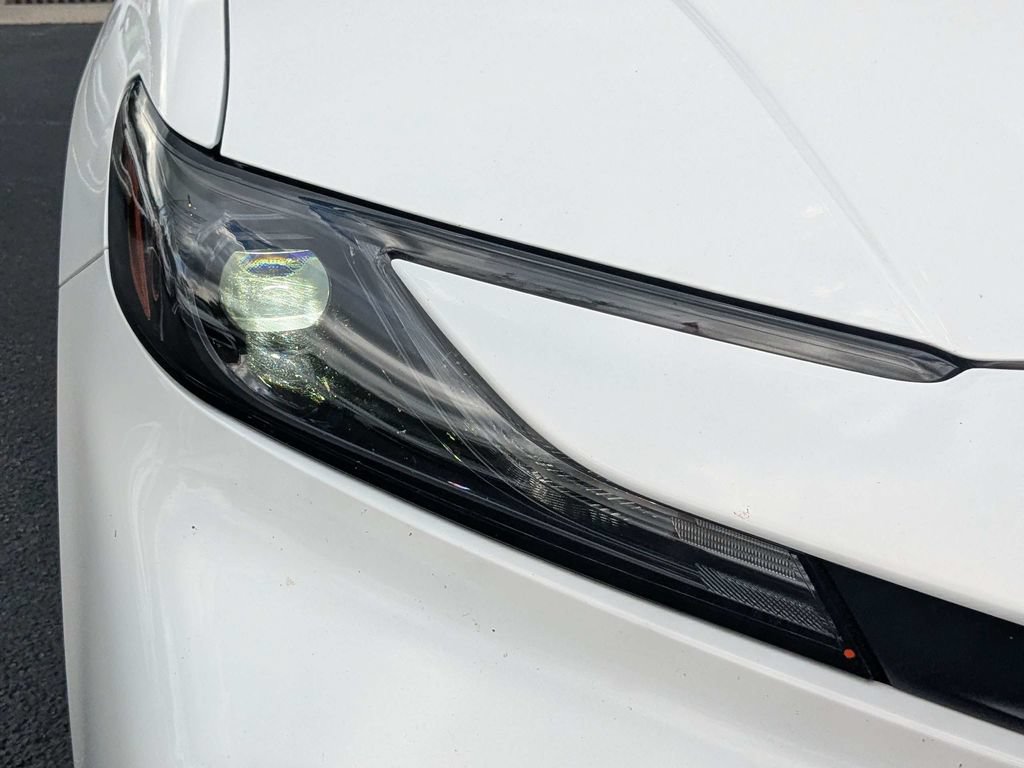 Used 2025 Toyota Camry SE FWD image 10