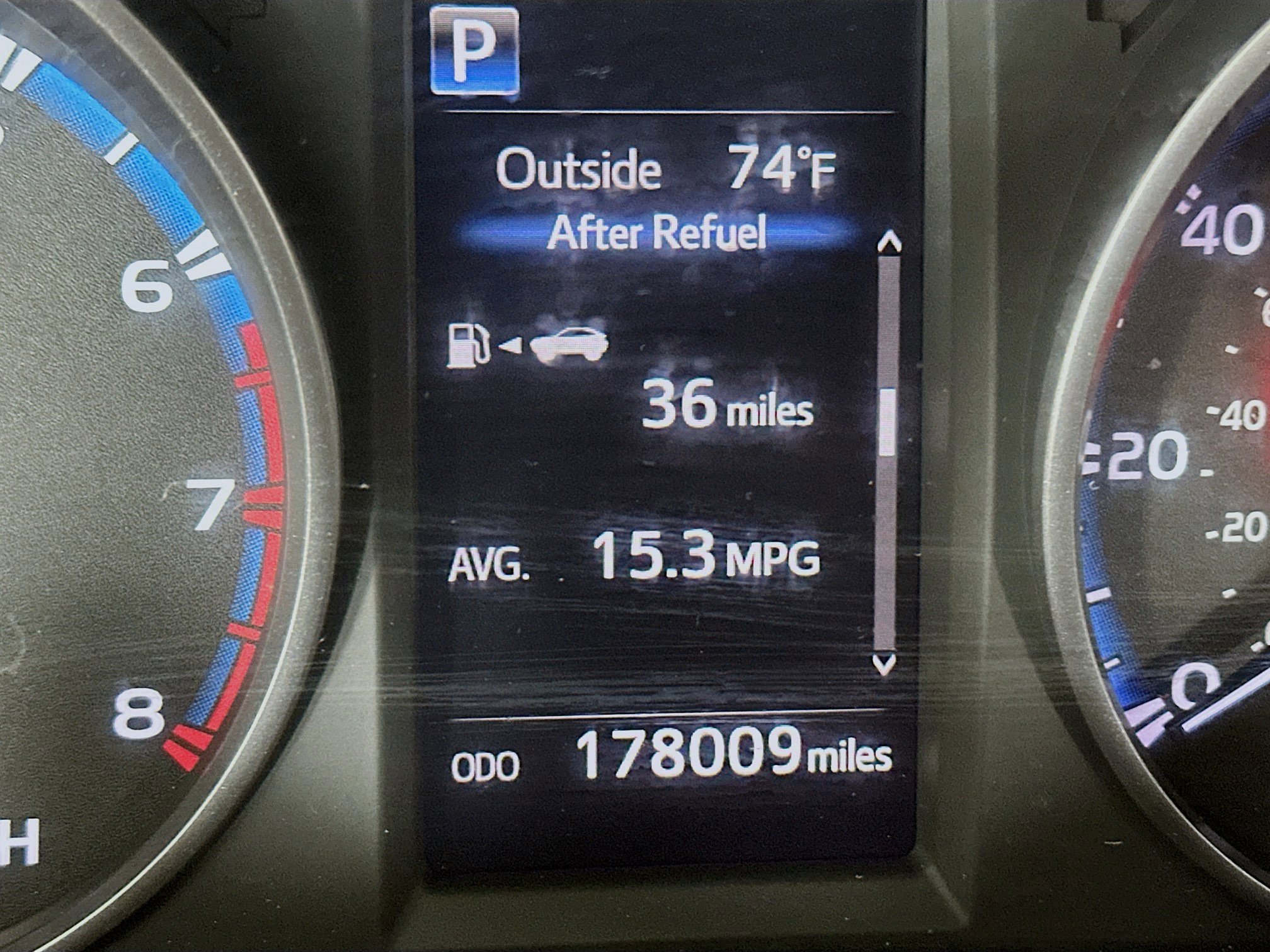 Used 2018 Toyota RAV4 LE FWD image 19