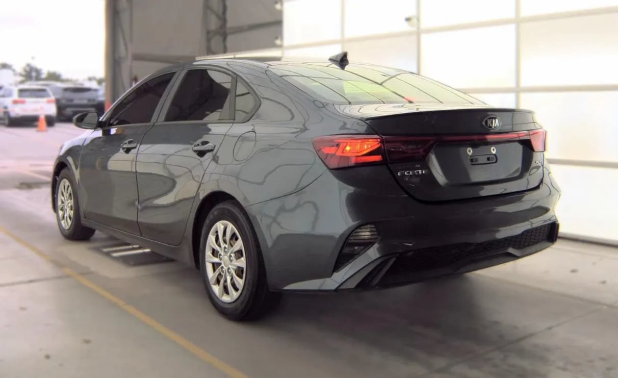 Used 2022 Kia Forte Sedan FWD image 4