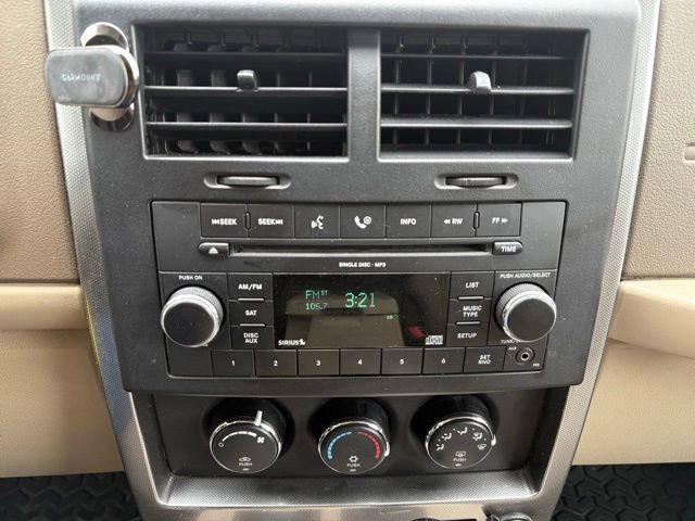 Used 2009 Jeep Liberty Sport w/ Popular Equipment Group AWD/4WD image 19
