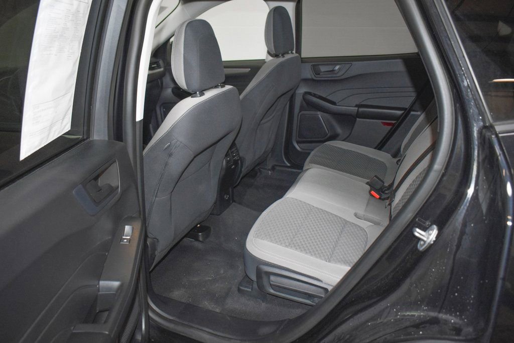 Used 2022 Ford Escape SE w/ SE Sport Appearance Package image 22