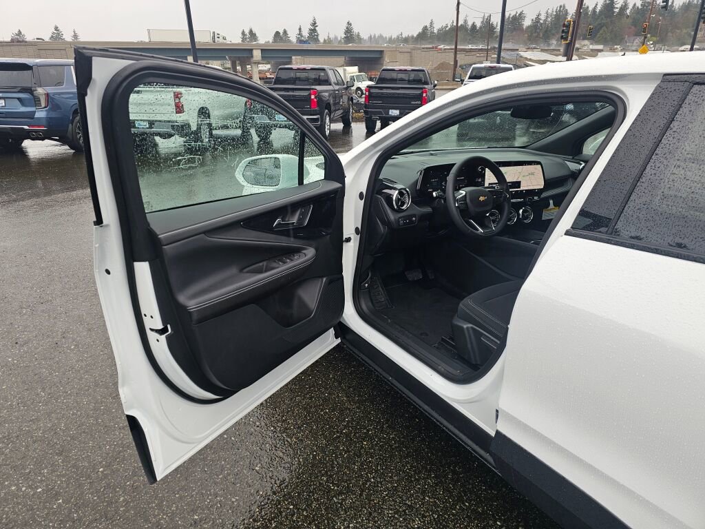 New 2026 Chevrolet Blazer EV LT image 18