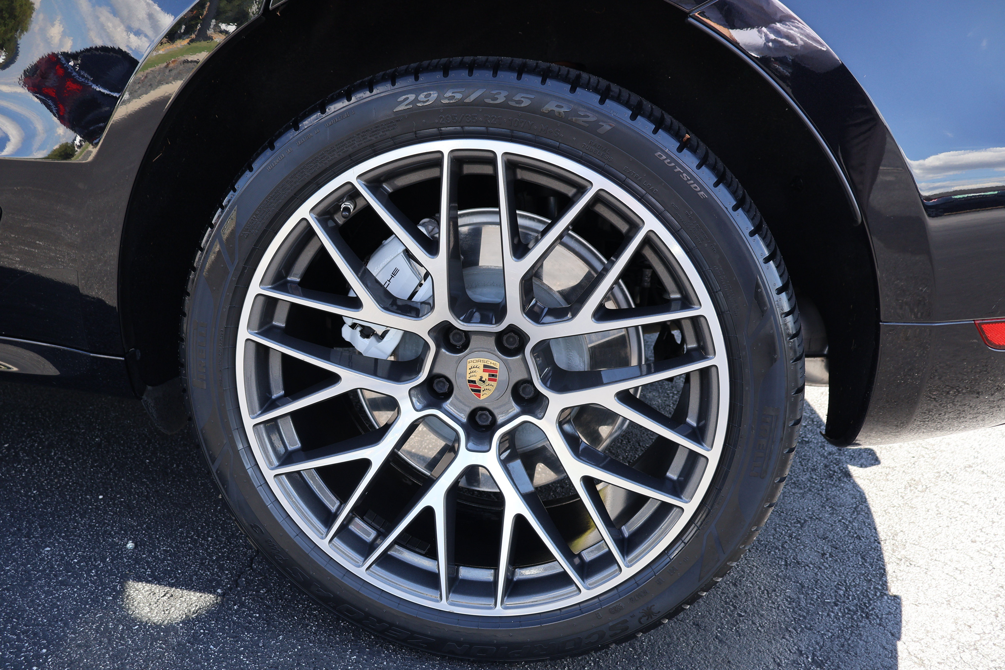 Used 2020 Porsche Macan Turbo AWD/4WD image 10