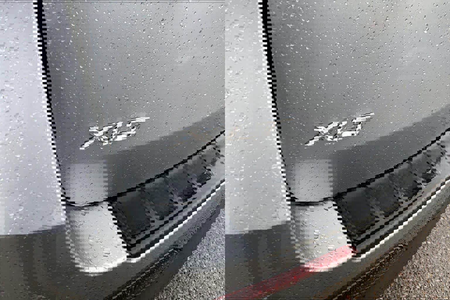 Used 2023 Ford Explorer XLT image 30