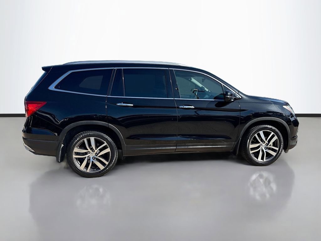 Used 2017 Honda Pilot Elite image 4