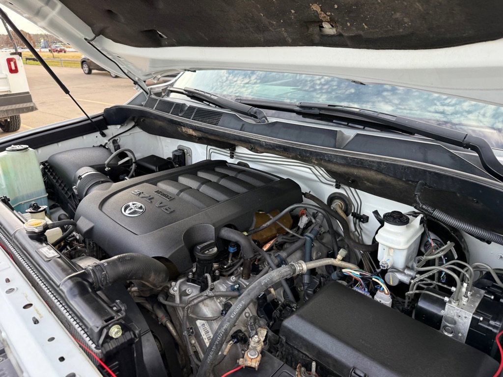 Used 2015 Toyota Tundra SR5 w/ SR5 Upgrade Package image 39