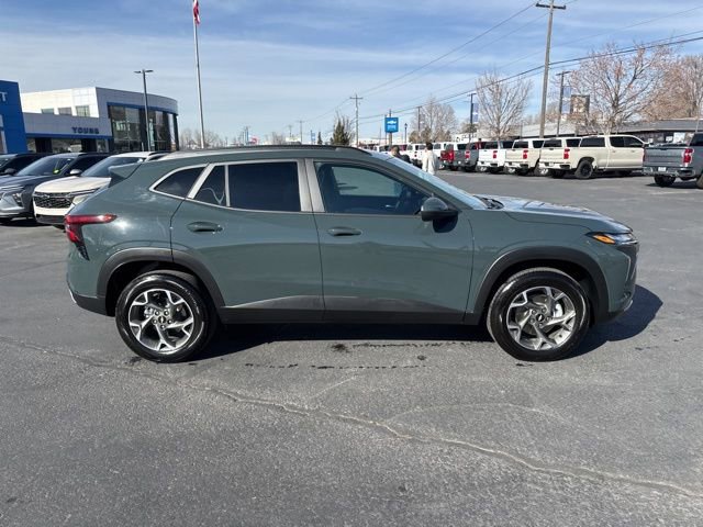 Used 2025 Chevrolet Trax LT image 8