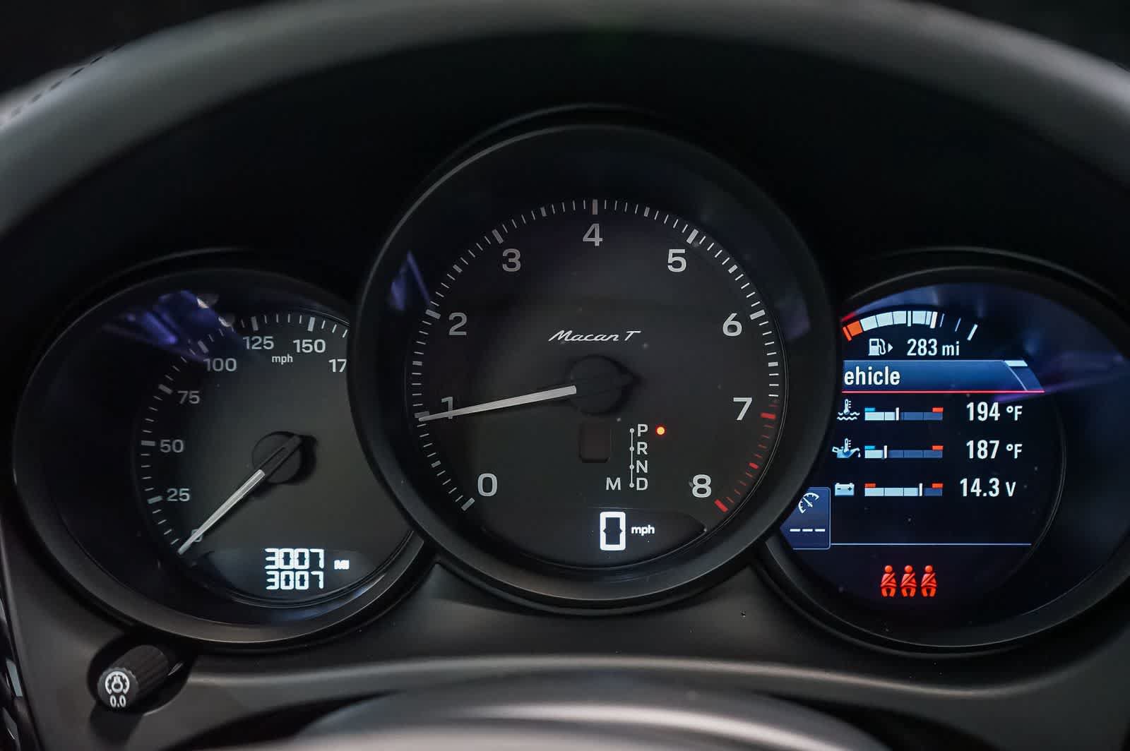 Certified 2026 Porsche Macan Turbo AWD/4WD image 28