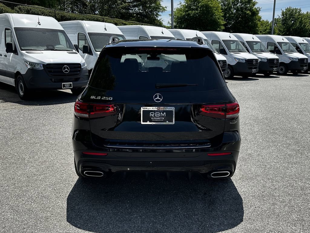 Certified 2023 Mercedes-Benz GLB 250 w/ AMG Line image 7