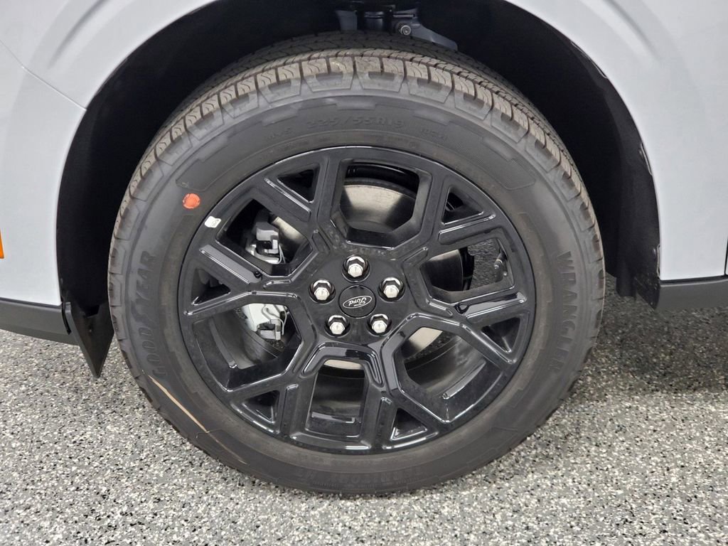 New 2025 Ford Maverick XLT w/ XLT Luxury Package image 10