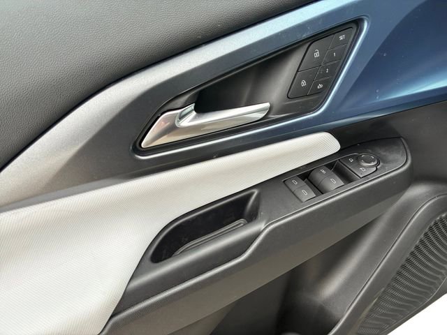 New 2026 Chevrolet Equinox EV LT image 12