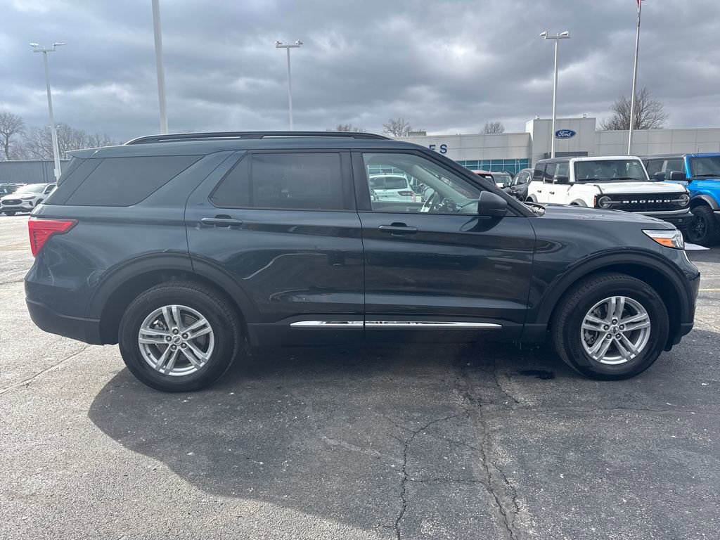 Used 2024 Ford Explorer XLT w/ Equipment Group 202A image 6