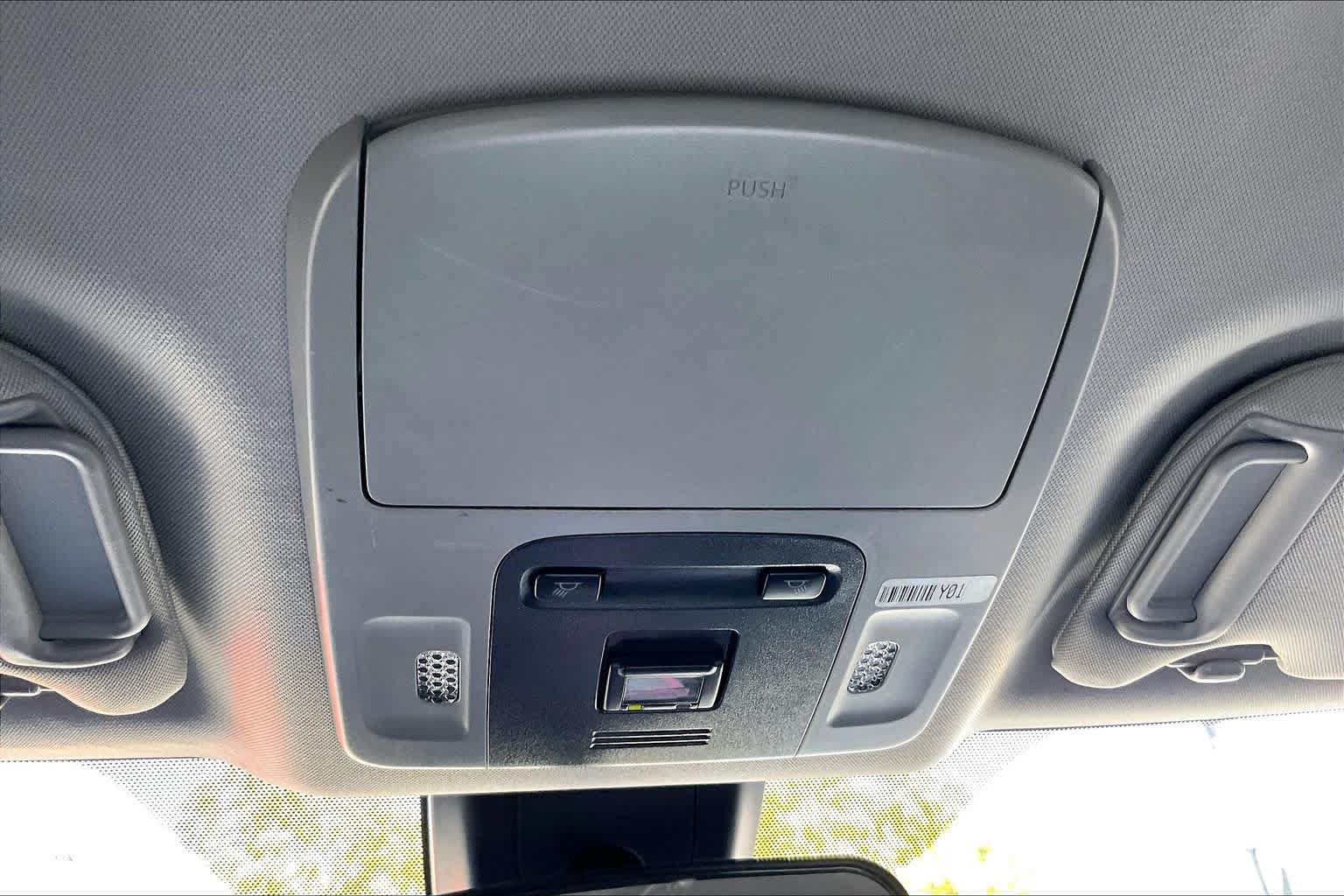 Used 2020 Toyota Camry SE FWD image 30
