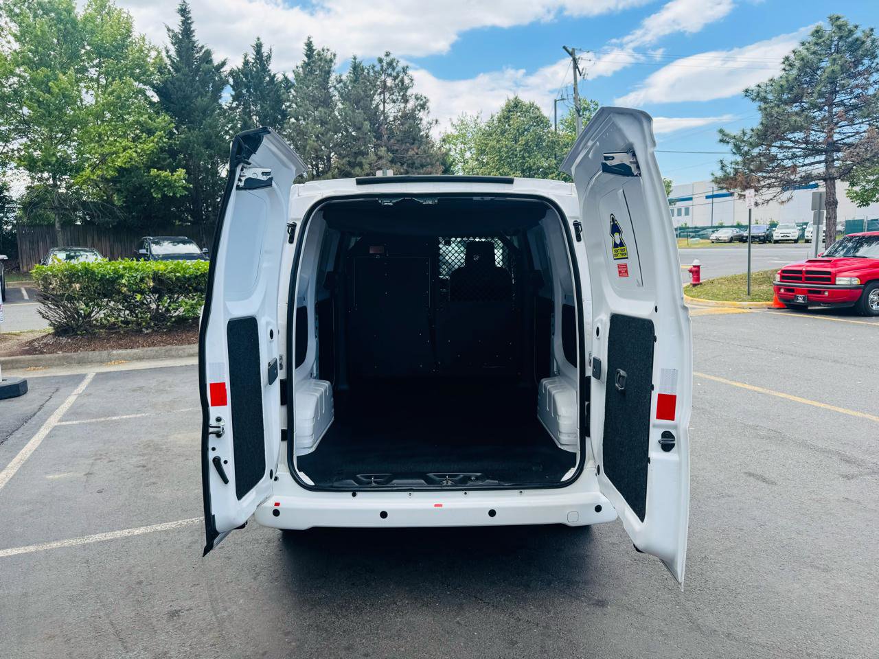 Used 2020 Nissan NV200 SV FWD image 18