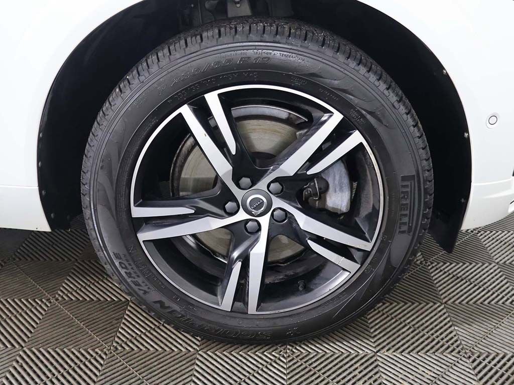 Used 2018 Volvo XC60 T6 R-Design w/ Vision Package image 25