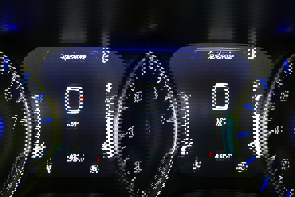 Used 2019 Chrysler Pacifica Limited w/ Tire & Wheel Group image 13