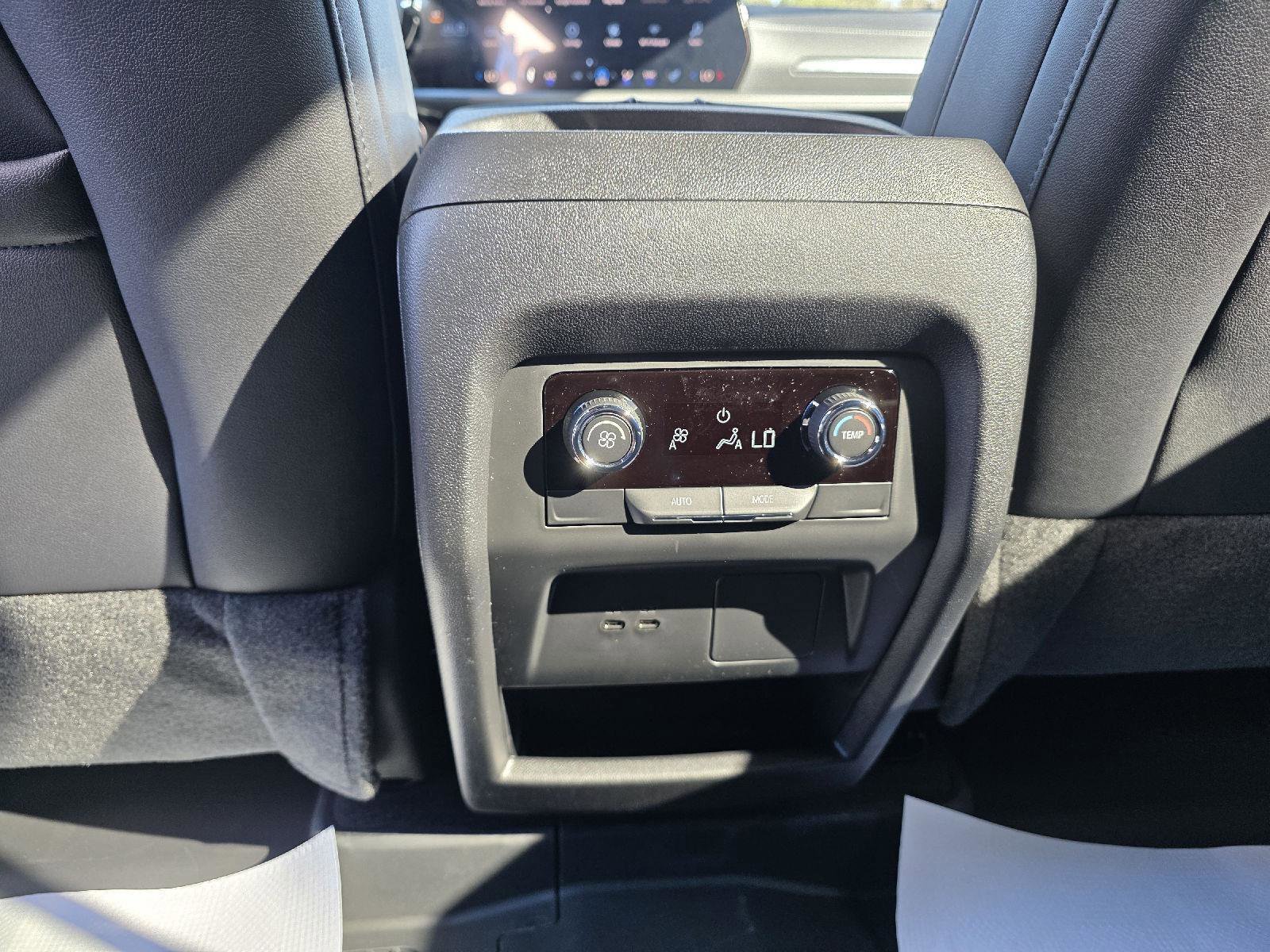 New 2026 Chevrolet Traverse LT w/ Midnight/Sport Edition image 21