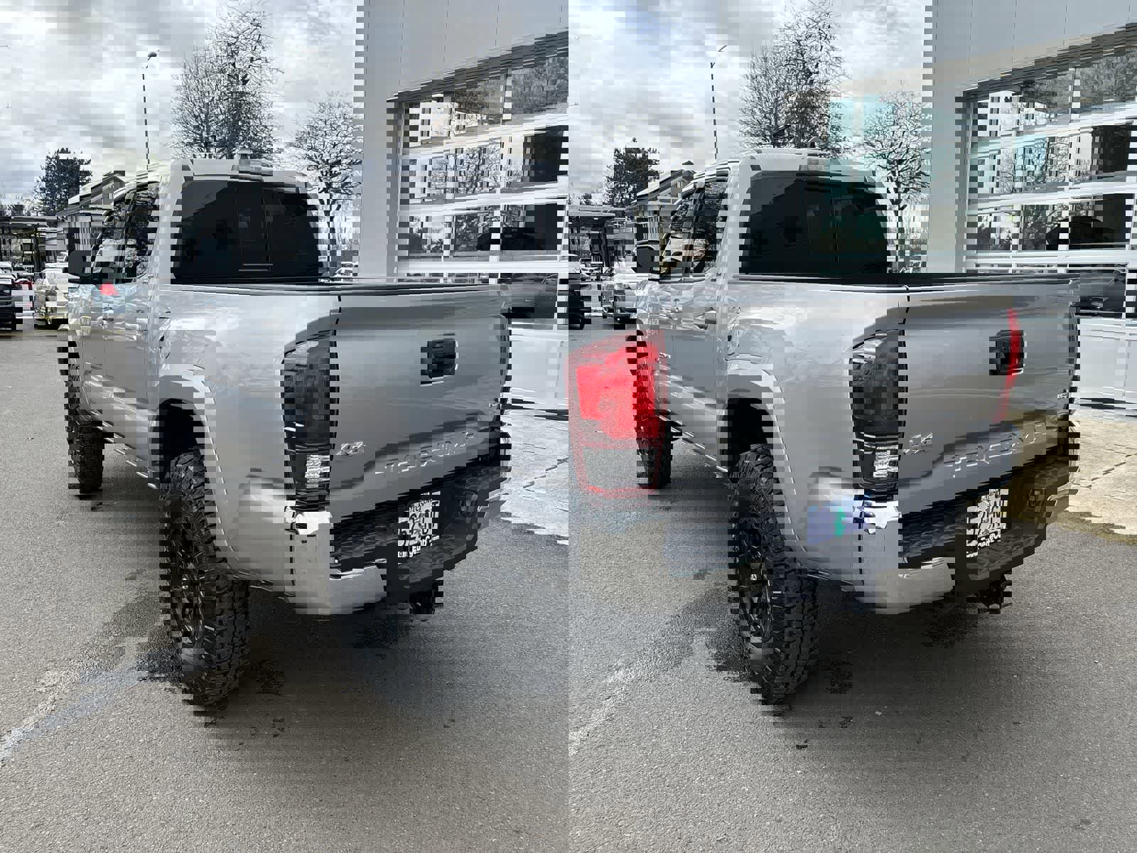 Used 2021 Toyota Tacoma SR5 image 3