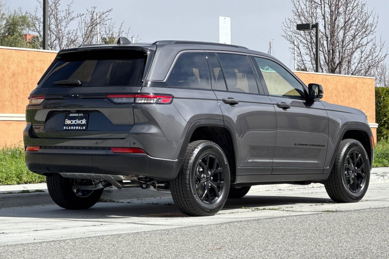 New 2026 Jeep Grand Cherokee Altitude AWD/4WD image 4
