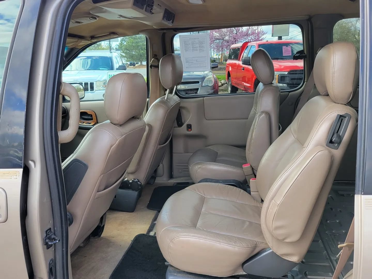 Used 1999 Oldsmobile Silhouette Premiere w/ Towing Pkg FWD image 4