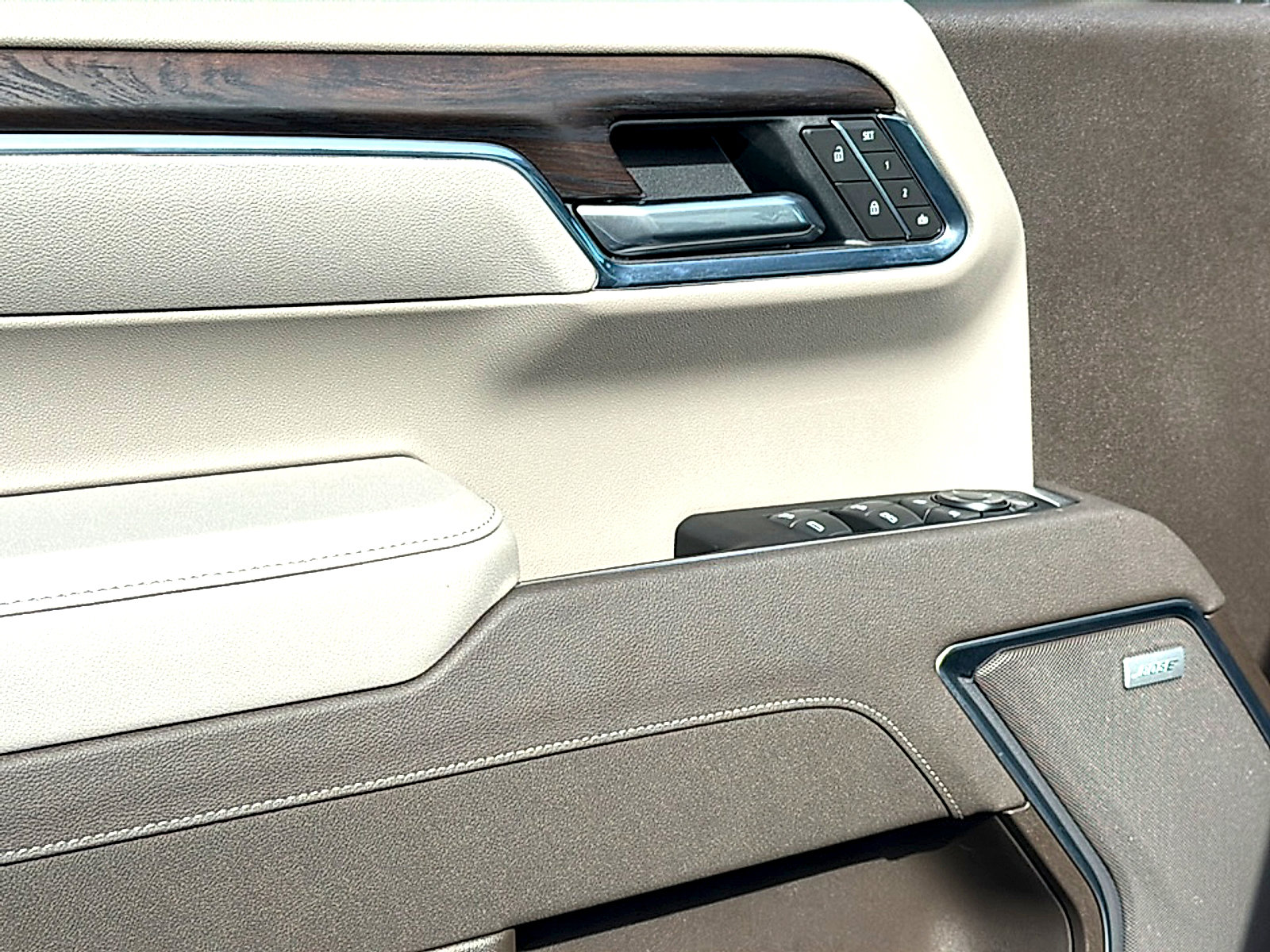 Used 2026 GMC Sierra 1500 SLT image 16