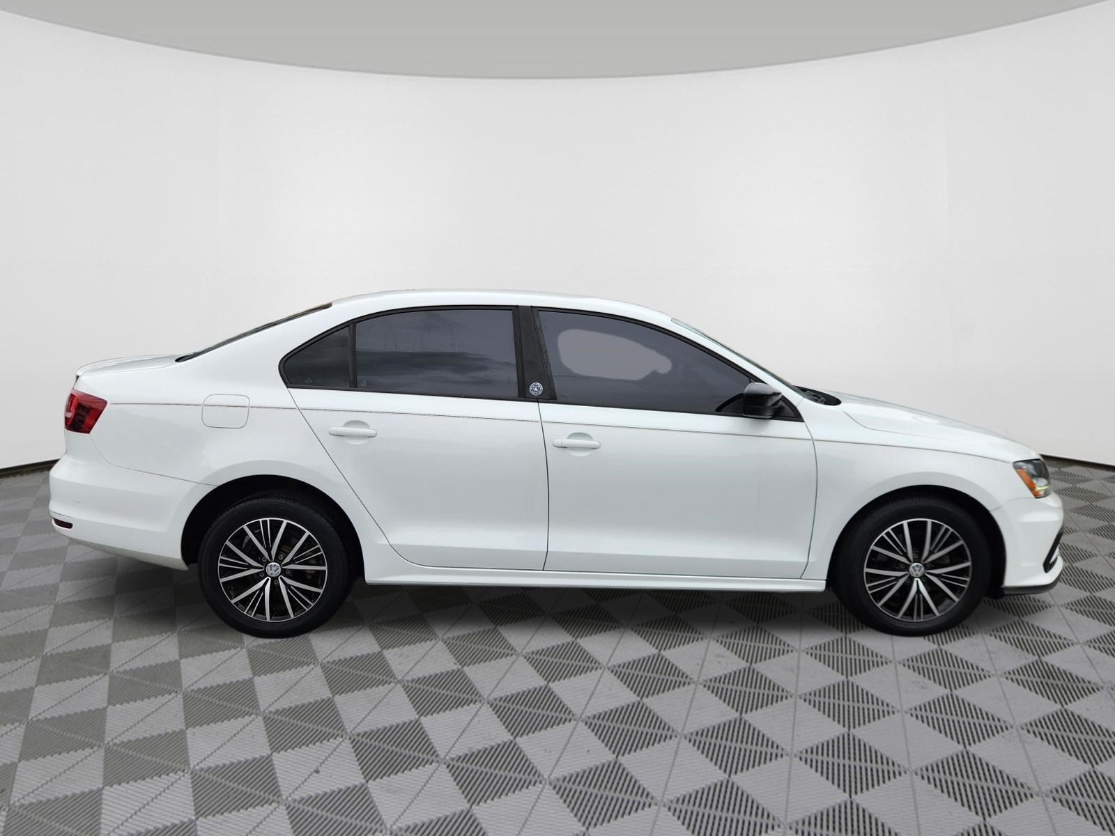 Used 2018 Volkswagen Jetta Wolfsburg Edition FWD image 6