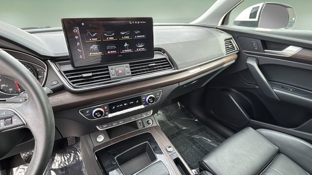 Used 2024 Audi Q5 2.0T Premium w/ Convenience Package image 25