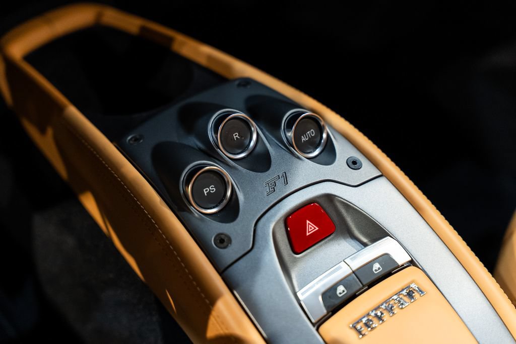 Used 2010 Ferrari 458 Italia Coupe RWD image 39