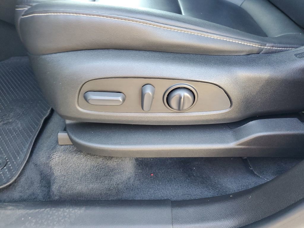 Used 2023 Chevrolet Traverse LT image 21