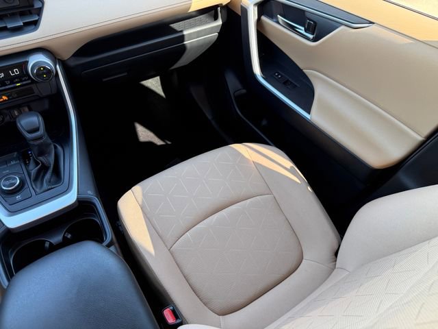 Used 2021 Toyota RAV4 XLE w/ Convenience Package image 26