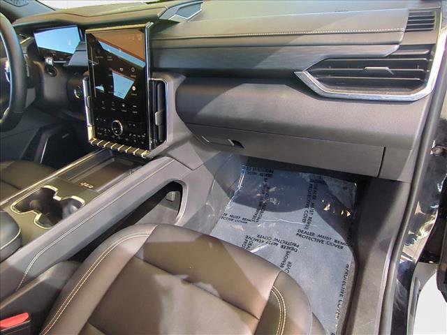 Used 2024 GMC Acadia Elevation image 23