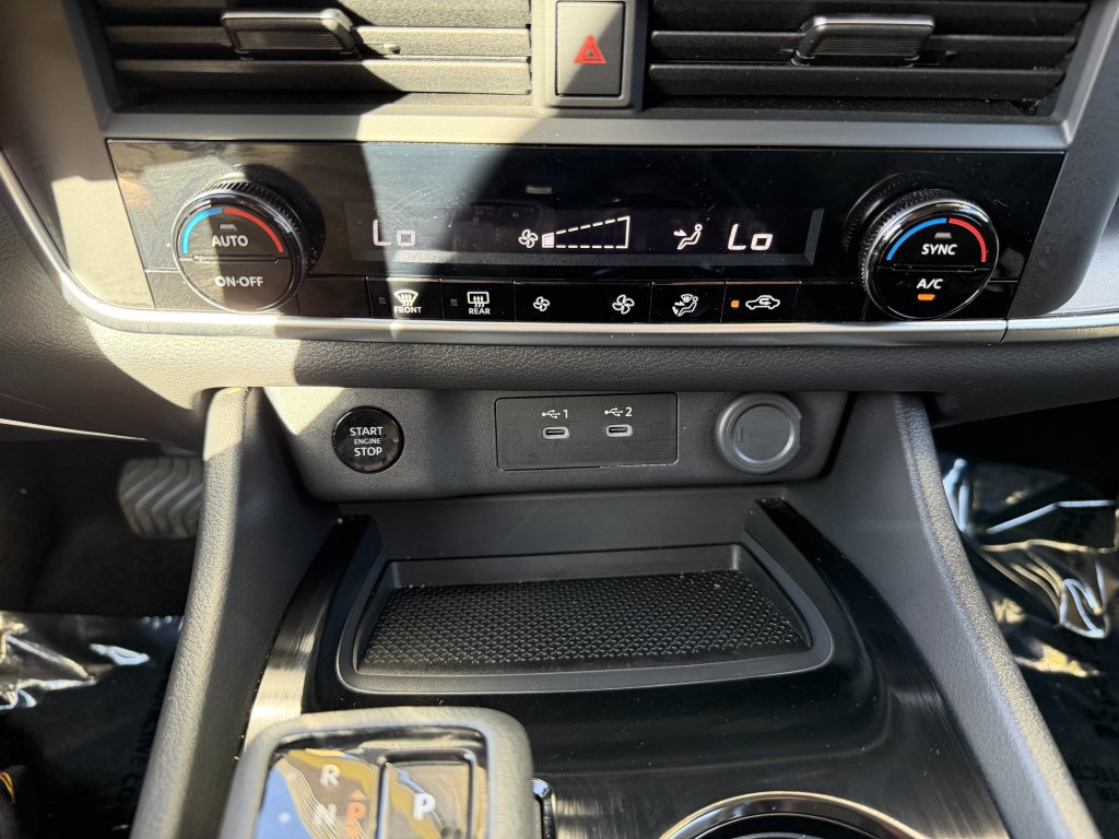 Used 2025 Nissan Rogue SV FWD image 22