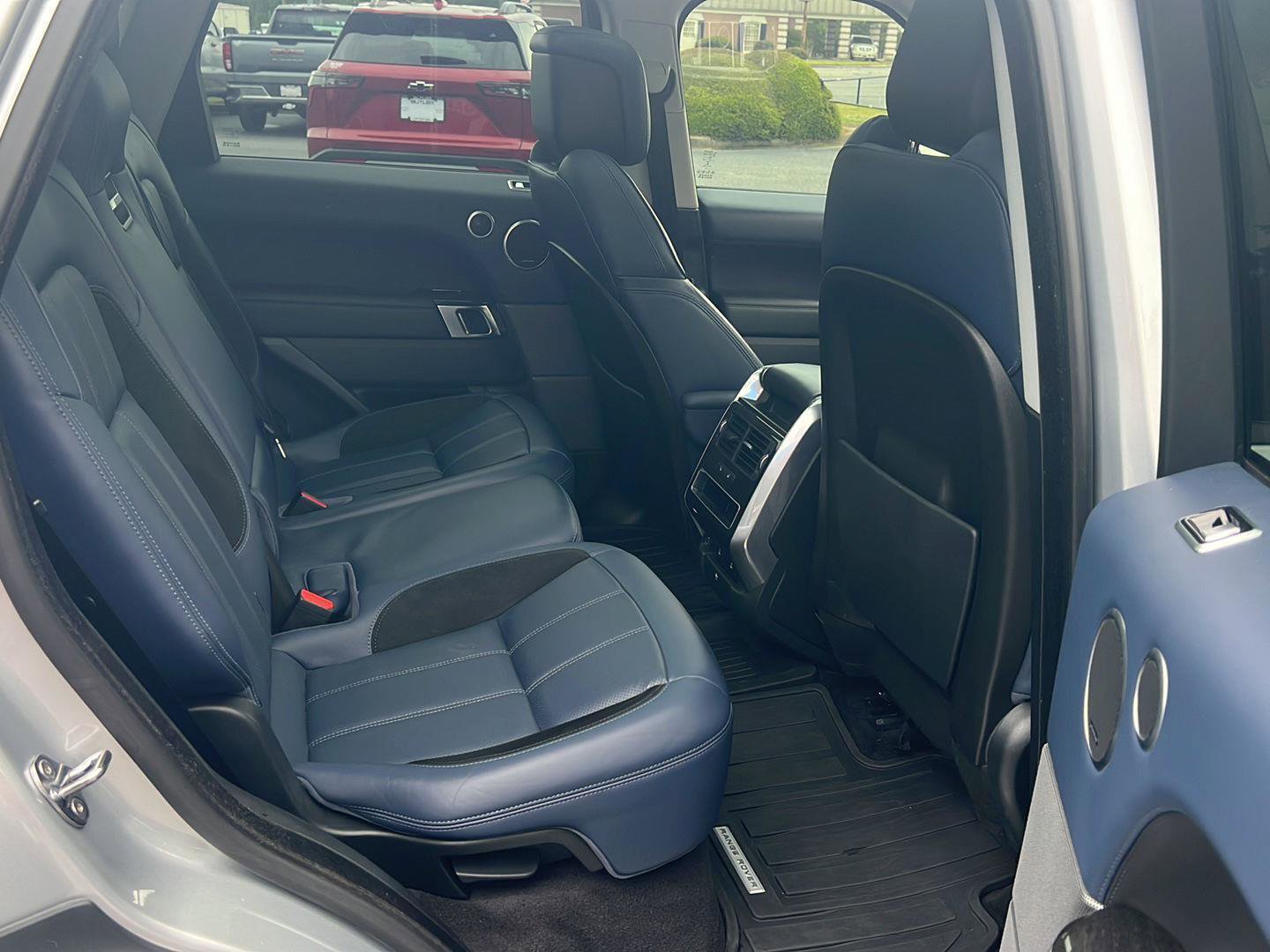 Used 2020 Land Rover Range Rover Sport HSE Dynamic image 13