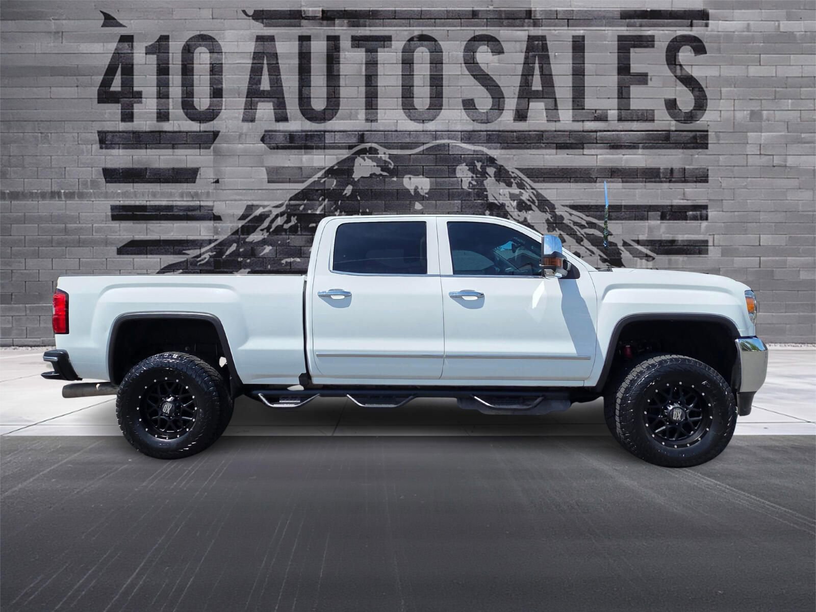 Used 2019 GMC Sierra 2500 SLT w/ Duramax Plus Package AWD/4WD image 2