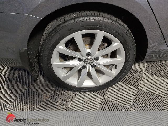 Used 2017 Volkswagen Golf SE FWD image 40