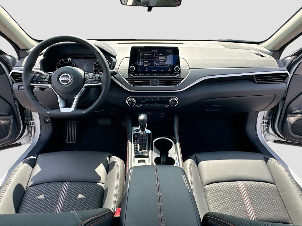 New 2025 Nissan Altima 2.5 SR image 3