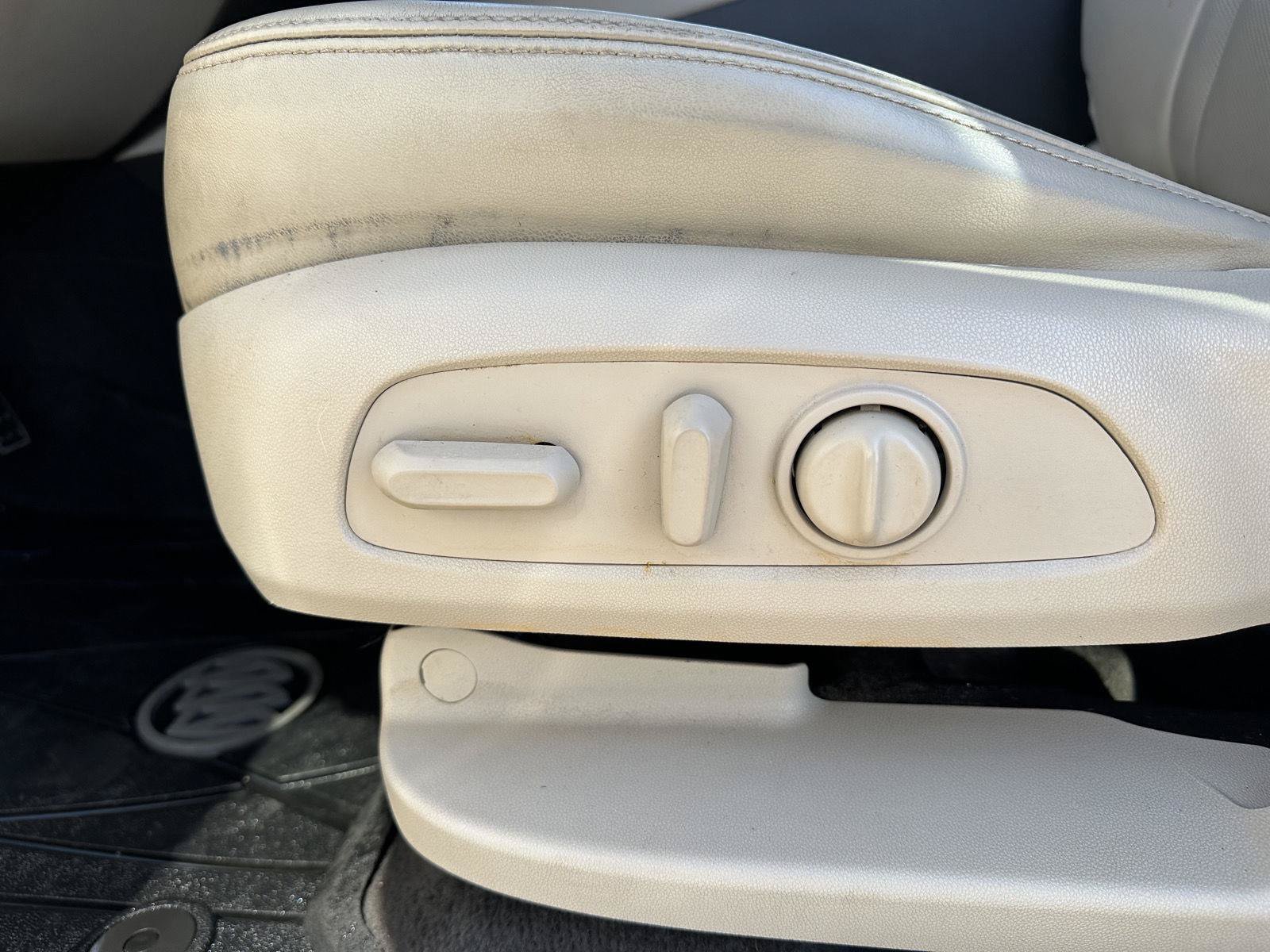 Used 2019 Buick Enclave Premium w/ Experience Buick Package FWD image 13
