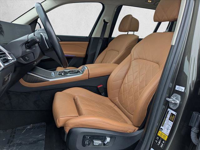 Used 2023 BMW X7 xDrive40i w/ Premium Package image 17