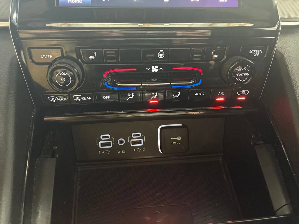 Used 2023 Jeep Grand Cherokee Altitude AWD/4WD image 21
